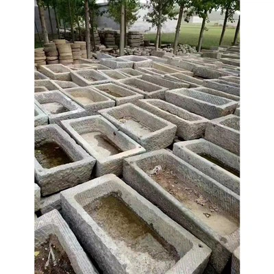 Prírodné staré kamenné koryto Starožitné kamenné koryto